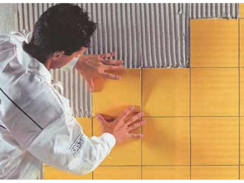 Как правильно укладывать керамическую плитку на стены - Сделать ремонт